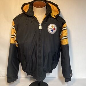 Vintage Logo 7 Pittsburgh Steelers Black and Gold Jacket Men’s size Medium